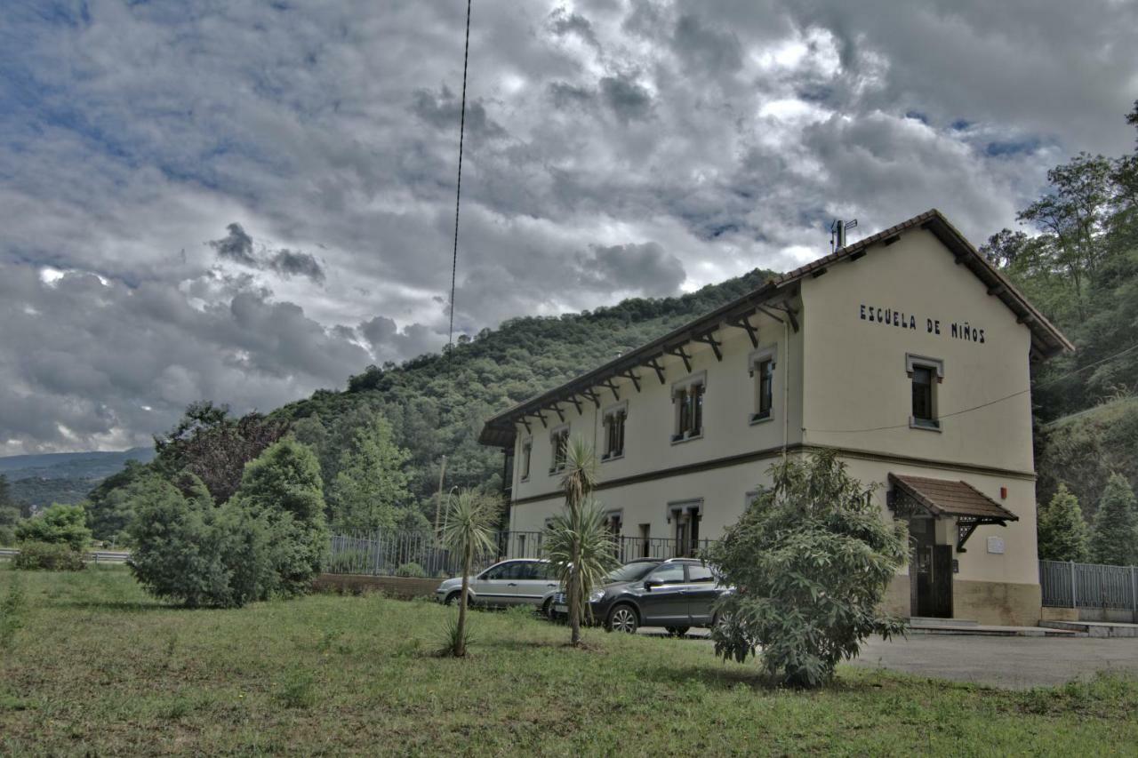 Albergue Juvenil De Bustiello Bustiello  Exterior foto