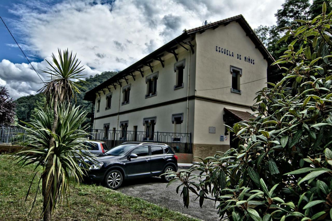 Albergue Juvenil De Bustiello Bustiello  Exterior foto