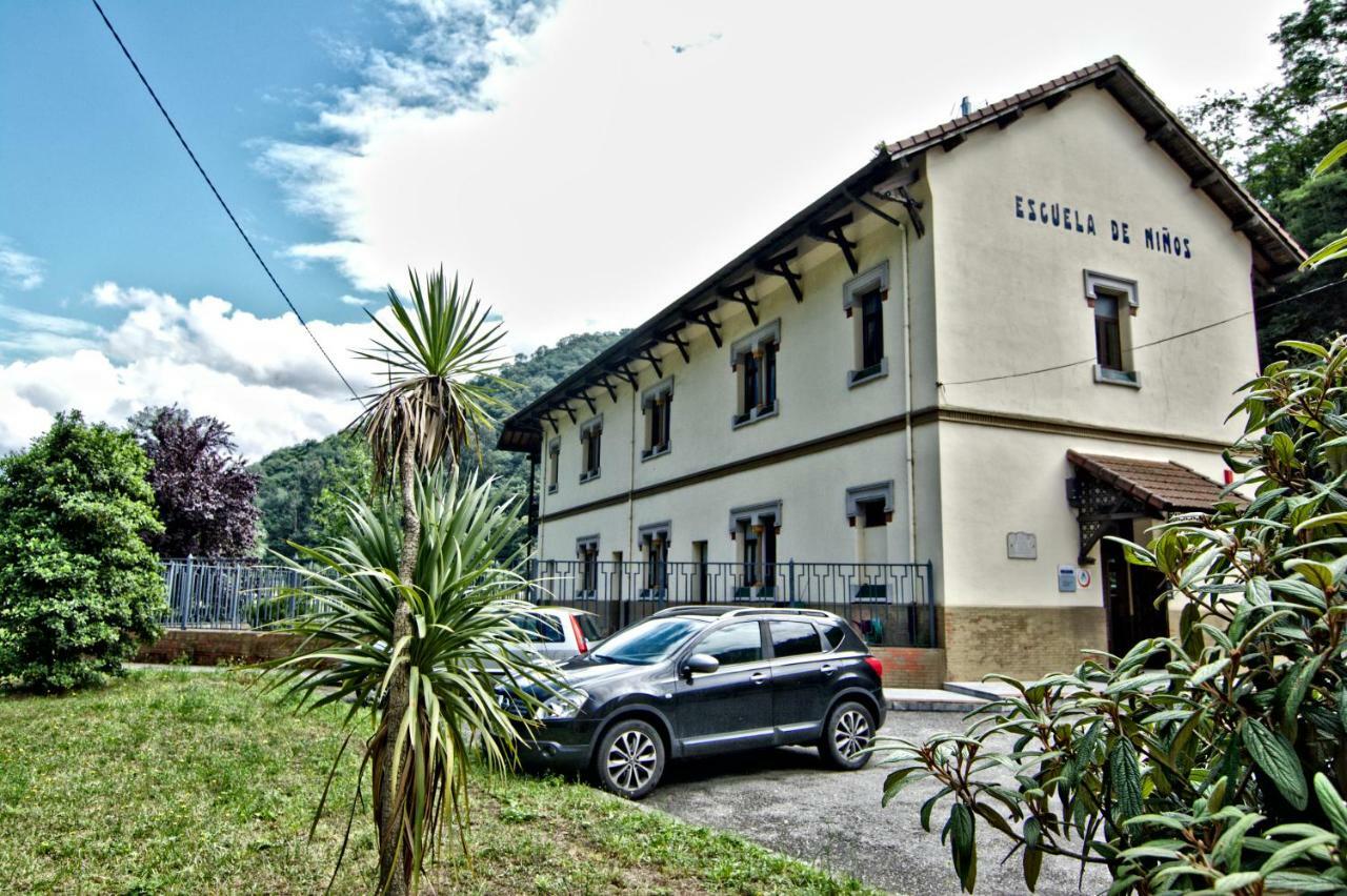 Albergue Juvenil De Bustiello Bustiello  Exterior foto